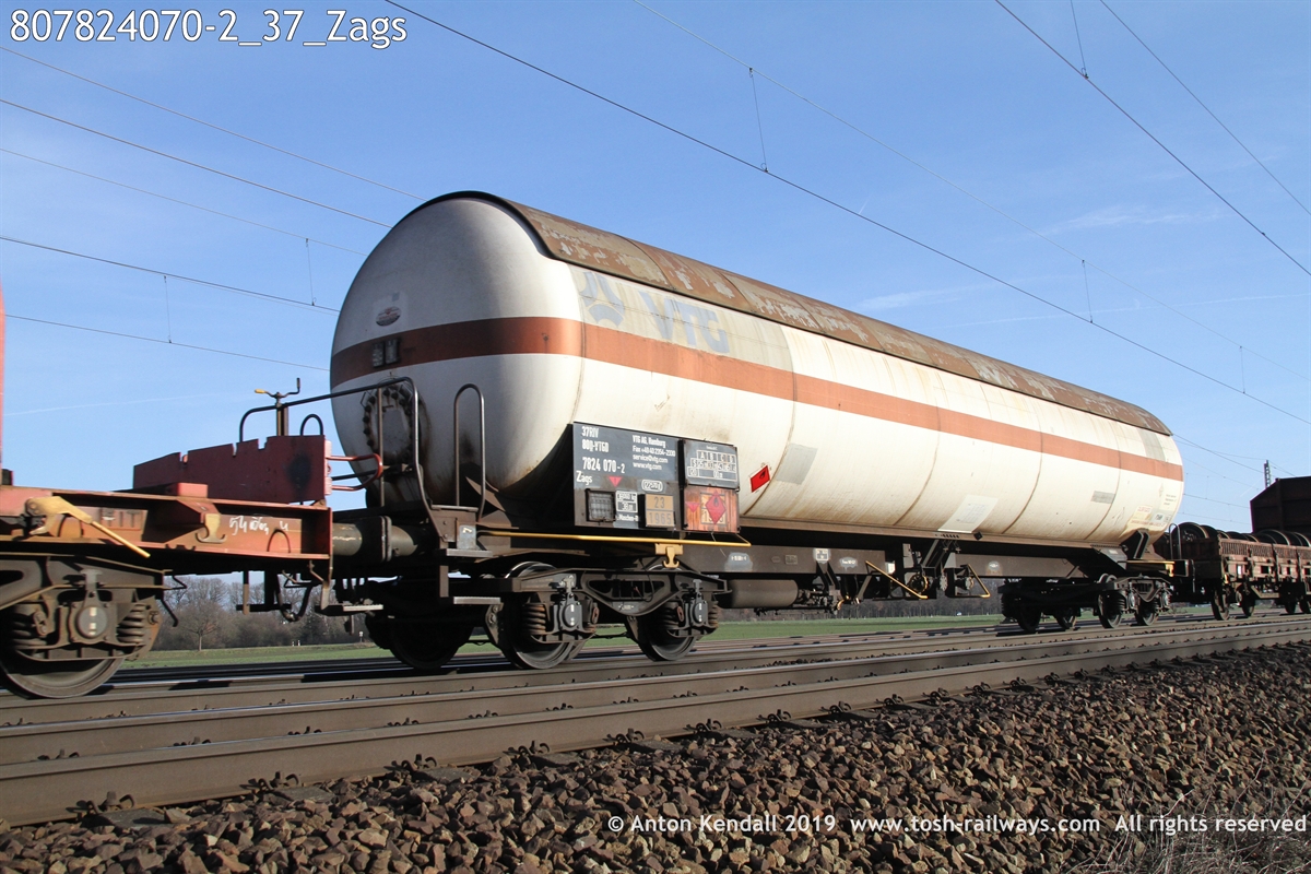 807824070-2_37_Zags.JPG